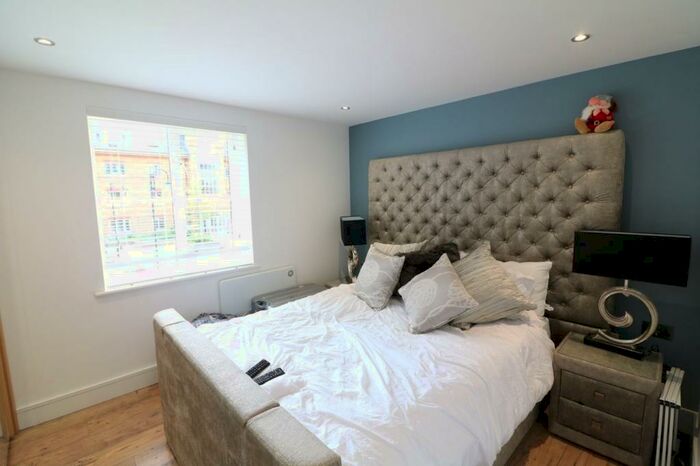 2 Bedroom Flat To Rent In Station Road, Ware, SG12