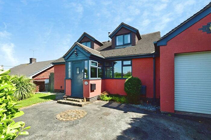 3 Bedroom Detached House For Sale In Gorsey Bank, Stoke-On-Trent, Staffordshire, ST6