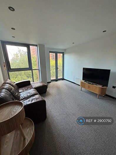 2 Bedroom Flat To Rent In Faroe, Leeds, LS12