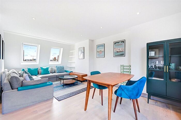 2 Bedroom Flat For Sale In Fulham Palace Road, London, SW6
