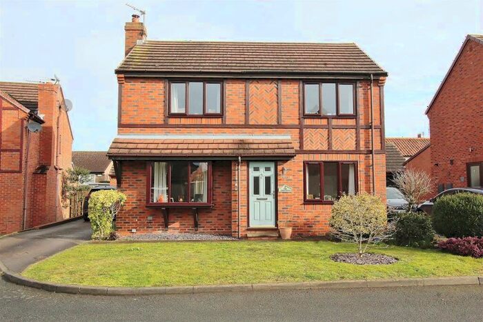 3 Bedroom Detached House For Sale In The Chestnuts, Hensall, Goole, DN14
