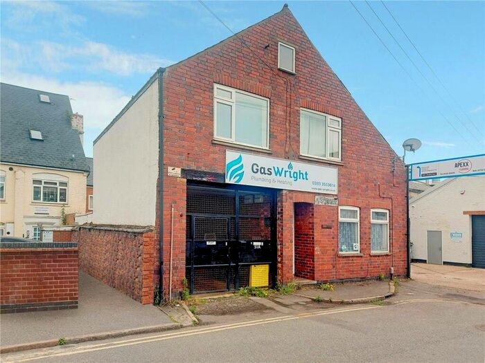 1 Bedroom Flat To Rent In Club Street, Kettering, NN16