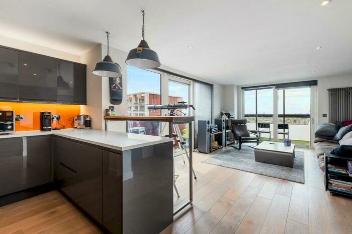 3 Bedroom Apartment To Rent In Dalston Square, London, E8