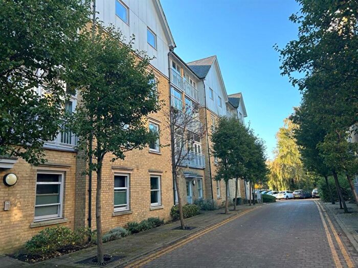 2 Bedroom Apartment For Sale In St Andrews Close, Canterbury, CT1