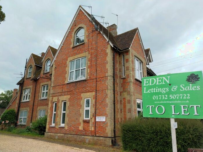 1 Bedroom Flat To Rent In Lingfield Road, Edenbridge, TN8