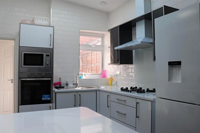 4 Bedroom Terraced House To Rent In Daisy Road, Birmingham, B16