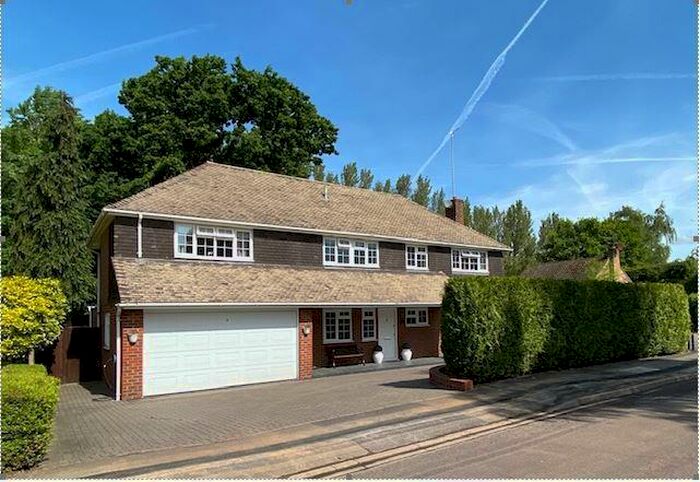 5 Bedroom Detached House To Rent In Windlesham, Surrey, GU20