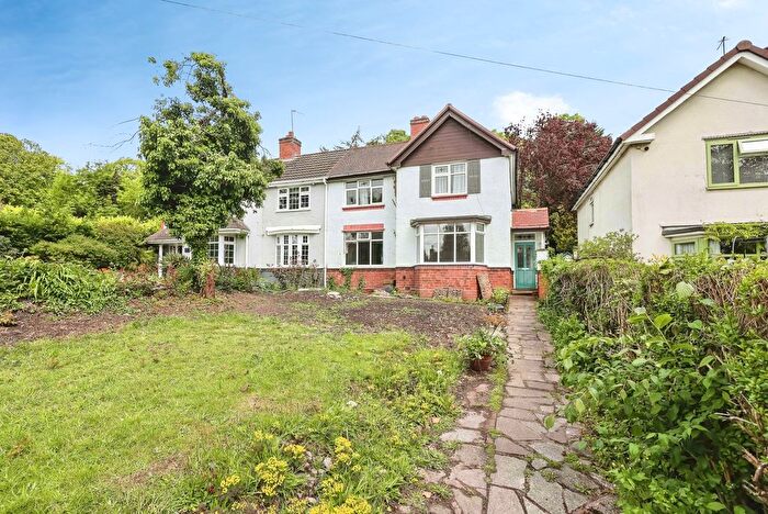 3 Bedroom Semi-detached House For Sale In Thimblemill Road, Smethwick, West Midlands, B67