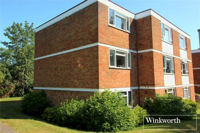 2 Bedroom Flat To Rent In Holt Close, Elstree, Borehamwood, Hertfordshire, WD6