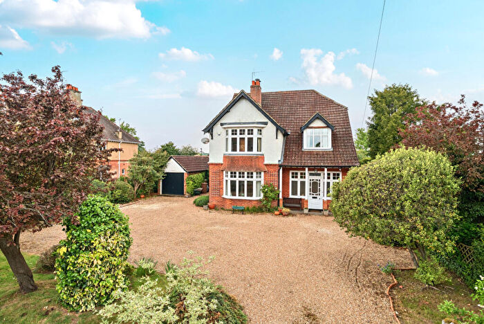 4 Bedroom Detached House For Sale In Searle Road, Farnham, GU9