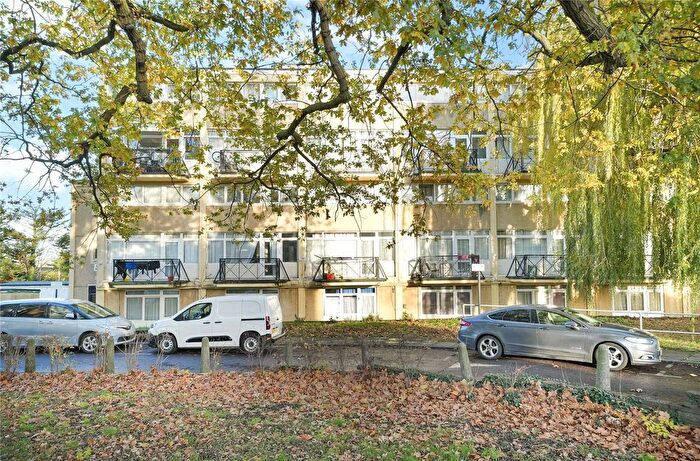 3 Bedroom Flat For Sale In The Drive, Walthamstow, London, E17