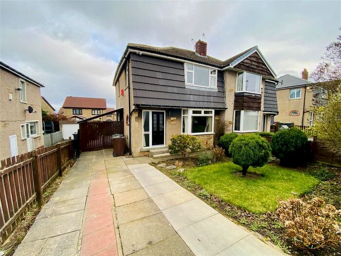 3 Bedroom Semi-Detached House To Rent In Willow Avenue, Bradford, West Yorkshire, BD2