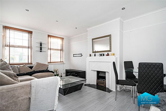 2 Bedroom Flat To Rent In Hartland Road, London, N11