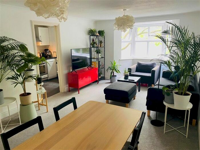 2 Bedroom Flat To Rent In Rosewood House, Vauxhall, SW8