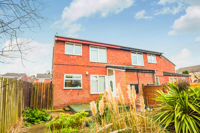 1 Bedroom Flat To Rent In Chalner Avenue, Morley, Leeds, LS27