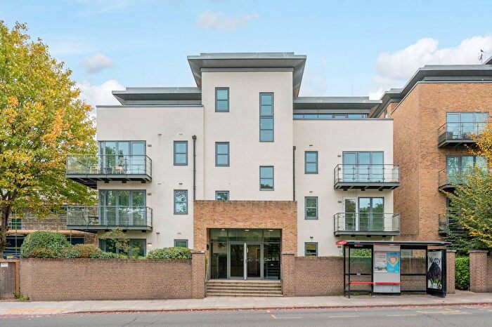 2 Bedroom Flat To Rent In Barnes House, Roehampton, London, SW15