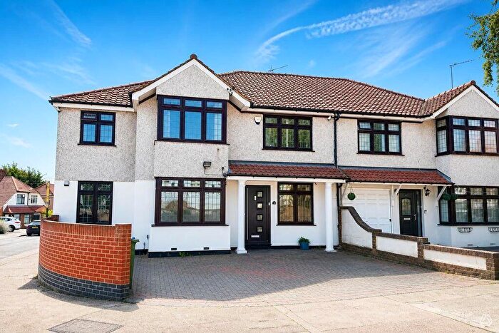 5 Bedroom House To Rent In Brook Lane, Bexley, DA5