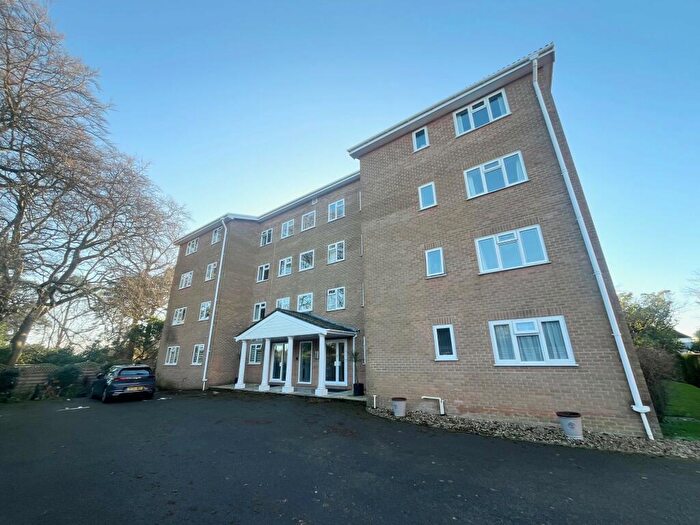 3 Bedroom Flat To Rent In Overbury Road, Poole, BH14