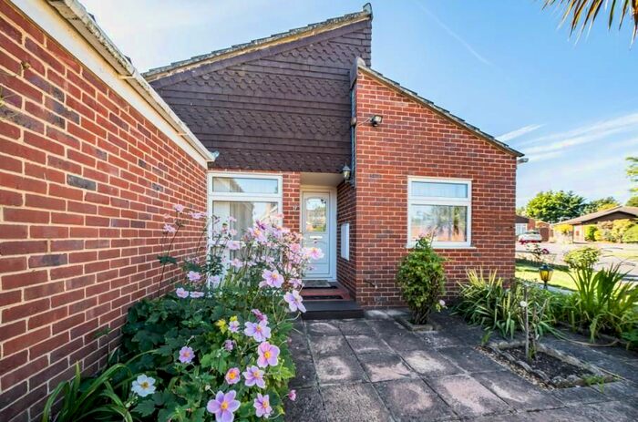 2 Bedroom Bungalow To Rent In Barnett Row, Jacob's Well, Guildford, GU4