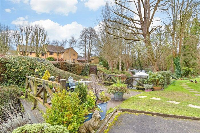 2 Bedroom Flat For Sale In Old Mill Close, Eynsford, Kent, DA4