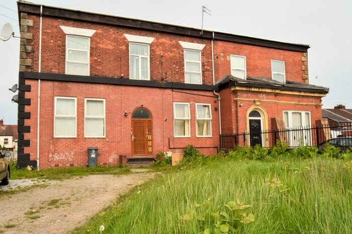 Flat To Rent In Birch Lane, Manchester, M13