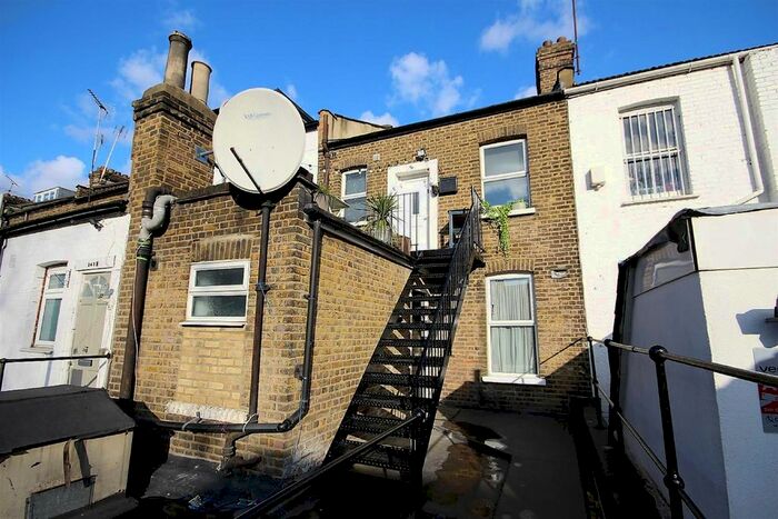 2 Bedroom Flat To Rent In Tower Mews, London, E17