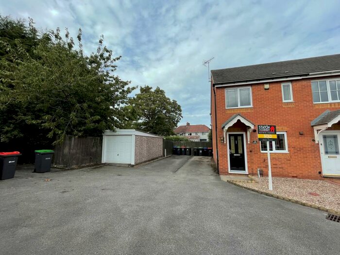 2 Bedroom House To Rent In Viyella Mews, Hucknall, NG15