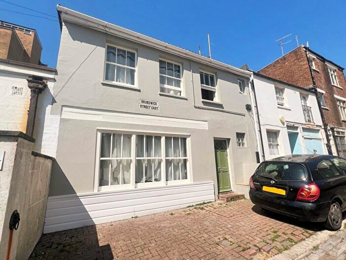 5 Bedroom End Of Terrace House For Sale In Brunswick Street East, Hove, BN3