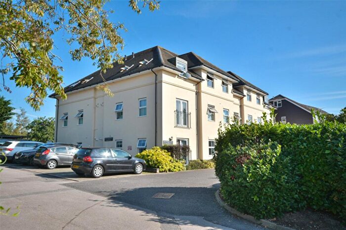 2 Bedroom Apartment For Sale In Barnhouse Close, Pulborough, West Sussex, RH20