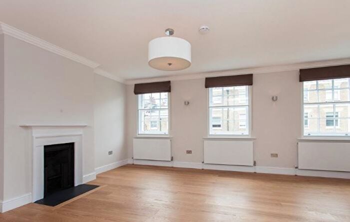 2 Bedroom Flat To Rent In Upper Berkeley Street, London, W1H