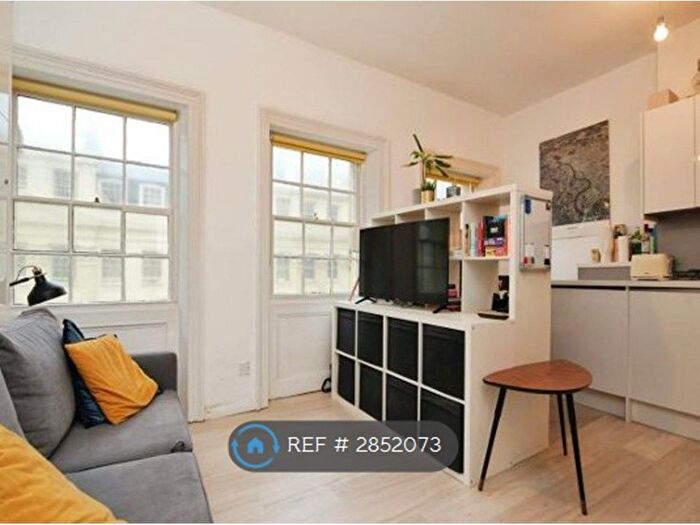 Studio To Rent In Oriental Place, Brighton, BN1