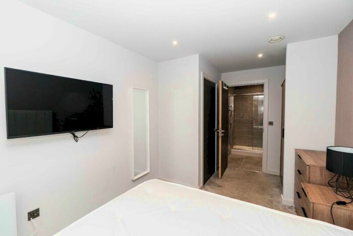 2 Bedroom Apartment To Rent In Crump Street, Liverpool, Merseyside, L1