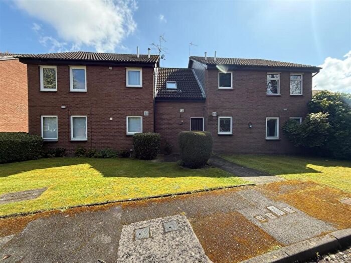 1 Bedroom Flat For Sale In Quaker Lane, Darlington, DL1