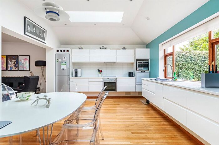 4 Bedroom Detached House For Sale In Manor Road, Salisbury, Wiltshire, SP1