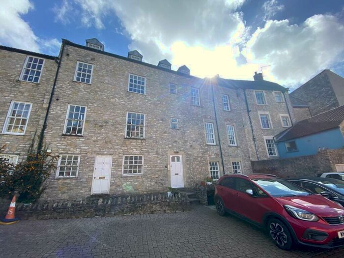 2 Bedroom Flat To Rent In The Old Coach House, Longbridge, Shepton Mallet, BA4