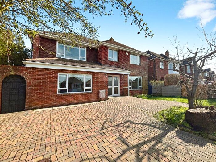 4 Bedroom House To Rent In Mayfield Road, Ryde, PO33