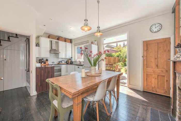 5 Bedroom End Of Terrace House To Rent In Crescent Road, N22