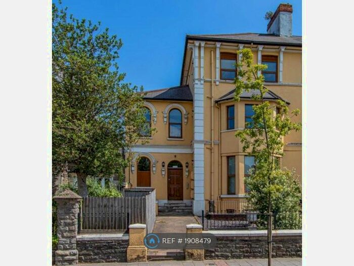 2 Bedroom Flat To Rent In Newport Road, Cardiff, CF24