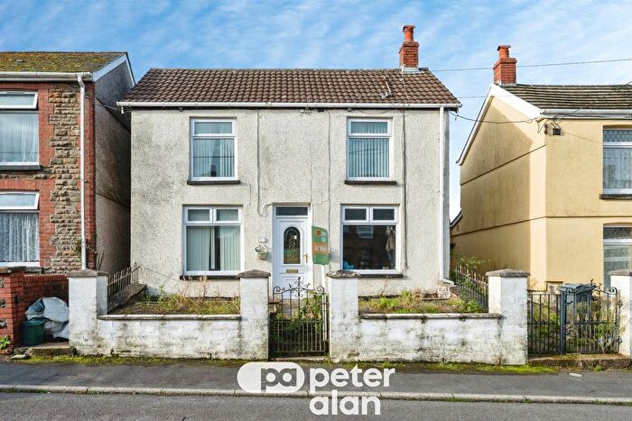 3 Bedroom Detached House For Sale In Cefn Gelli, Cwmgwrach, Neath, SA11