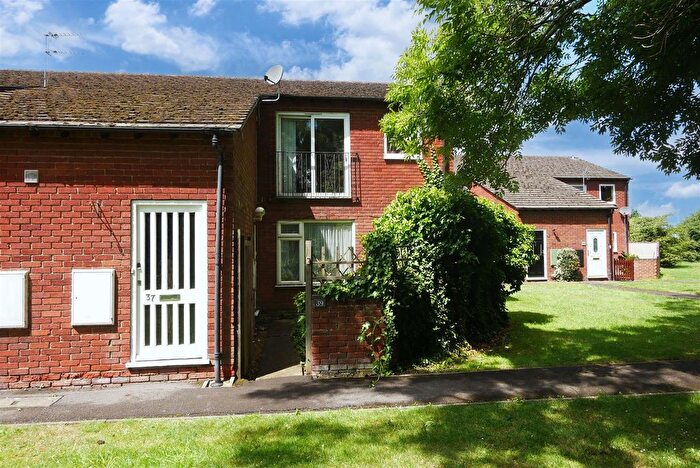 2 Bedroom Flat To Rent In Fleet Way, Didcot, OX11