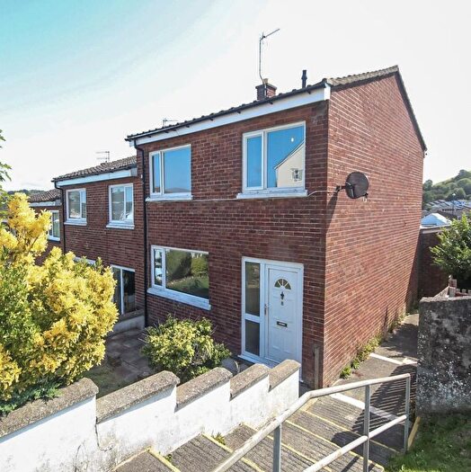3 Bedroom Property To Rent In Spacious Three Bed House, Penparcau, SY23