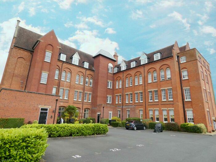 2 Bedroom Apartment To Rent In College Gate, Sailsbury Close, Crewe, CW2