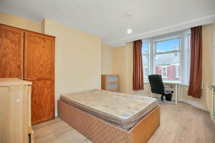 6 Bedroom Maisonette To Rent In Simonside Terrace, Heaton, Newcastle Upon Tyne, NE6