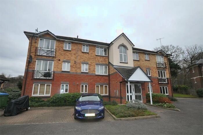 1 Bedroom Apartment To Rent In Parry Drive, Weybridge, Surrey, KT13