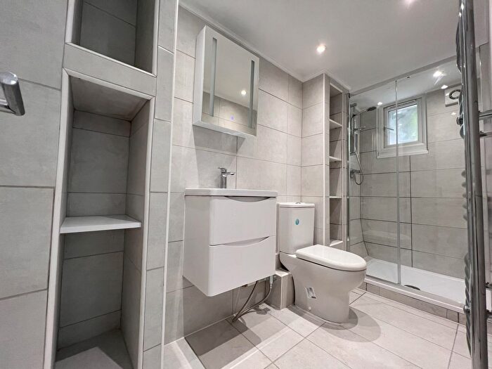 2 Bedroom Flat For Sale In London, SW17