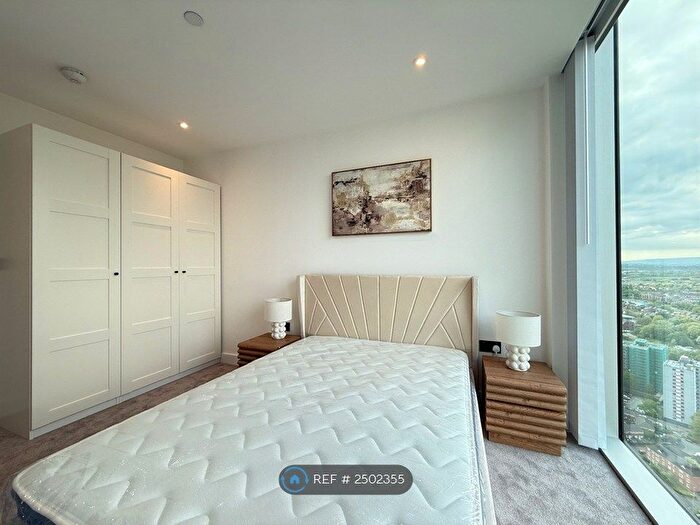 2 Bedroom Flat To Rent In Bankside Boulevard, Salford, M3