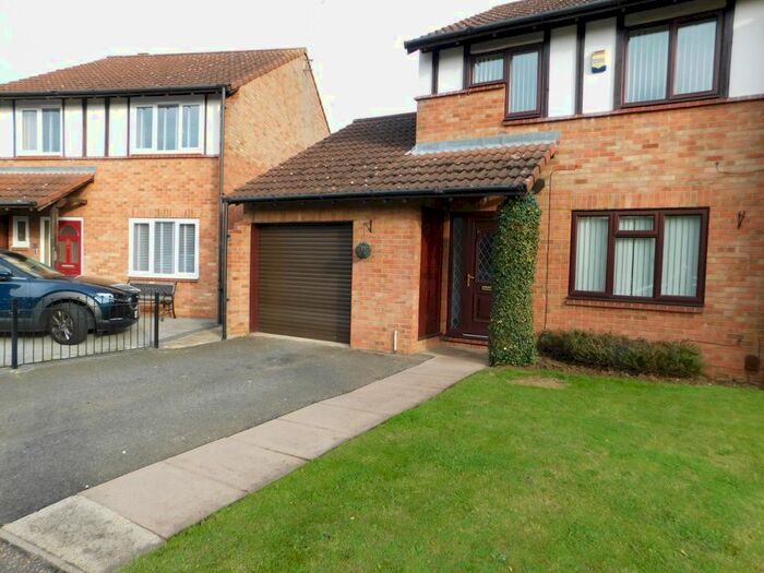 3 Bedroom Semi-Detached House To Rent In Woodhall Rise, Werrington, Peterborough, PE4