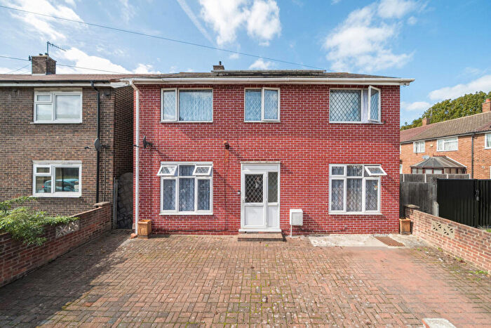 6 Bedroom Detached House For Sale In Chalcombe Road, Abbey Wood, SE2