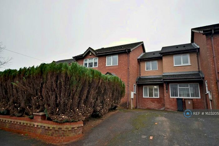 4 Bedroom Semi-Detached House To Rent In Mandley Park Avenue, Salford, M7