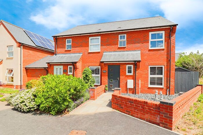 3 Bedroom Semi Detached House For Sale In Mendham Lane, Harleston, IP20